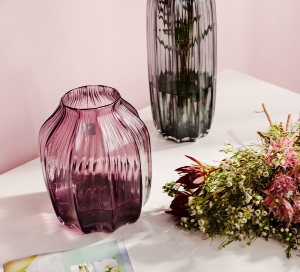 Grey Vase of flowers with short flower shape for Decoration