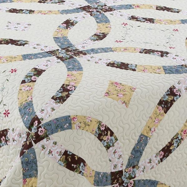 Traditional Design Quilted Bedspread - Image 3