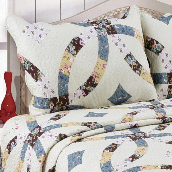 Traditional Design Quilted Bedspread