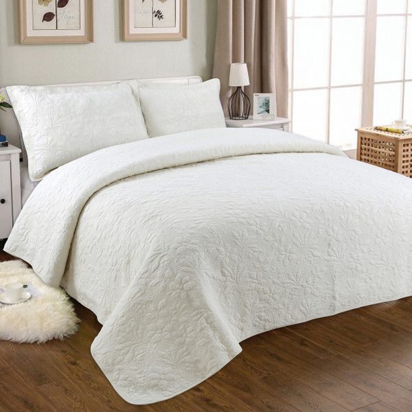 Off White Quilted Bedspread In Cotton