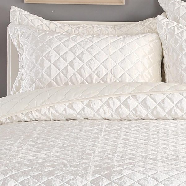white diamond quilted bedcover