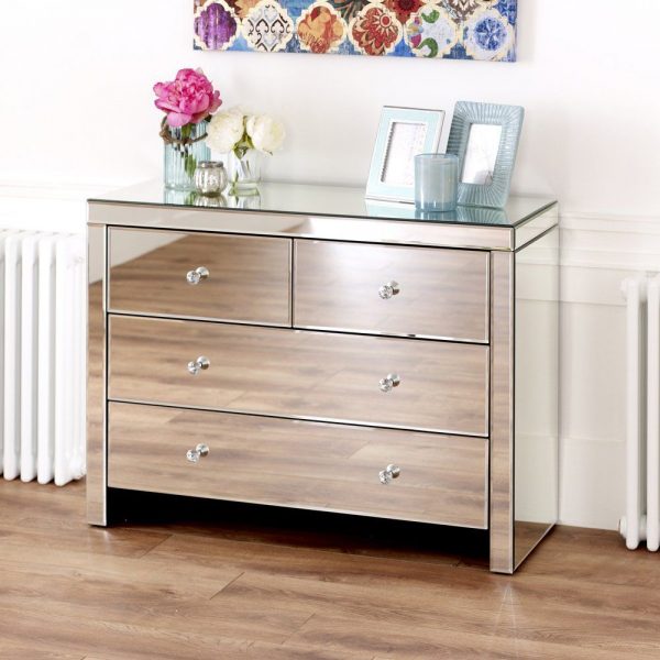 Small Venetian Chest of Drawers