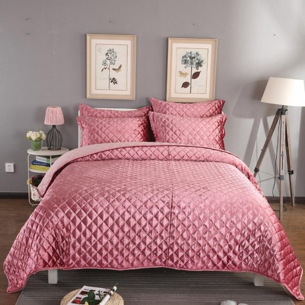 dark pink diamond quilted bedspread