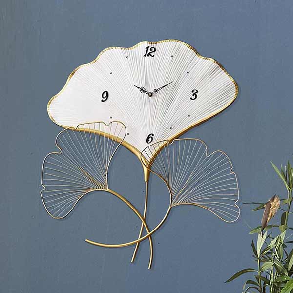 Designer Leaf Wall Clock In Gold