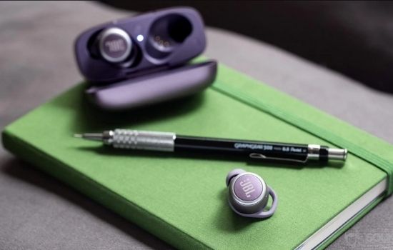 JBL Live 300TWS True Wireless Earbuds With Smart Ambient