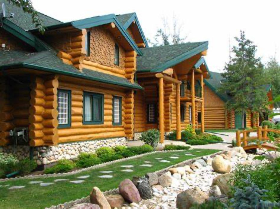 How to Maintain Your Log Home & When Is It Time to Restore It